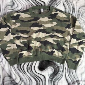 H&M Divided Knit Sweater in Green and Cream